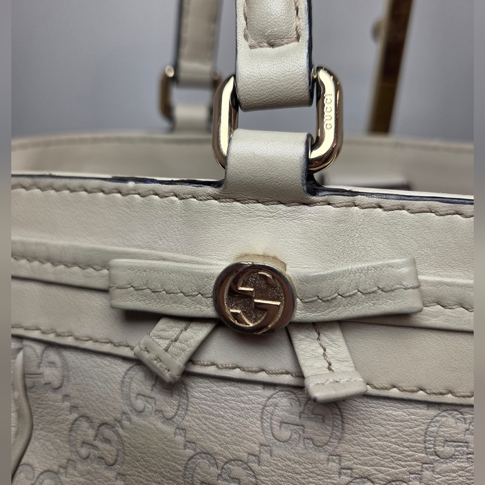 Gucci late 2000s rarely seen large cream GG-embossed & smooth leather tote bag - Picture 4 of 17
